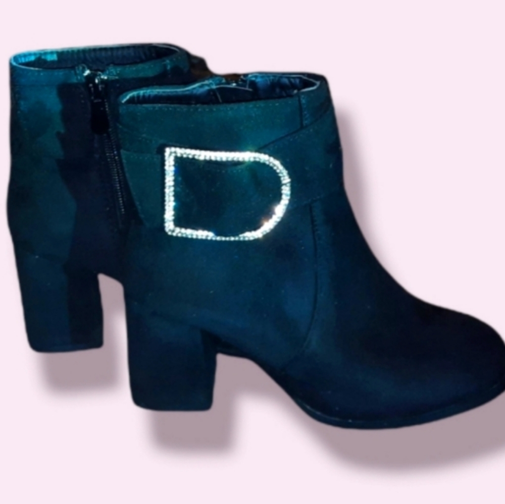 Dream Pairs Booties - Picture 2 of 4